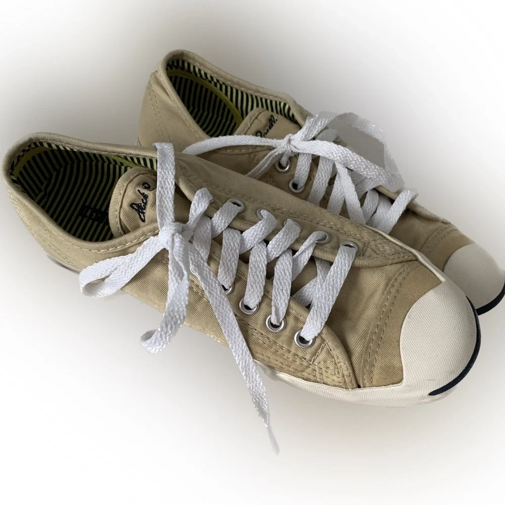 Converse Tan Shoes. Size 8-1/2. Worn only once. - Picture 2 of 4